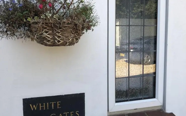 Whites Gates Hotel