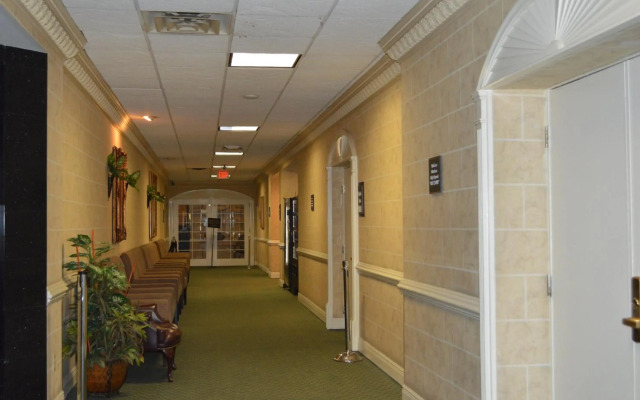 Opal Hotel & Suites