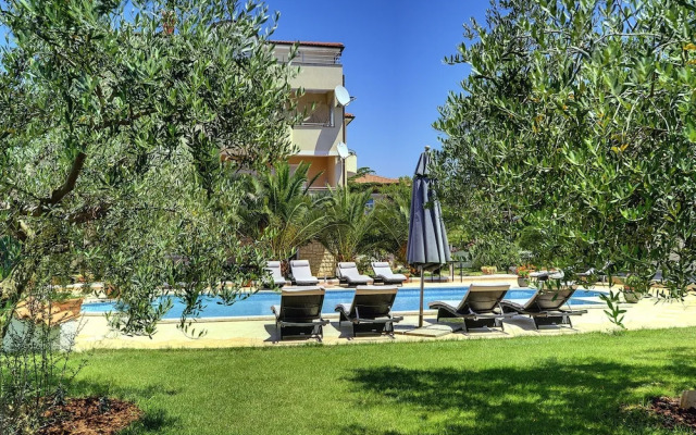 Boutique Apartment With Pool in Medulin