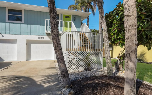 Island Hideaway East - 308B 67th