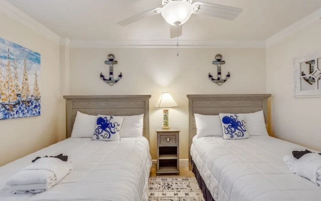 Inlet Reef 411 2 Bedroom Condo by RedAwning