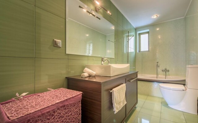 Limneon Villas