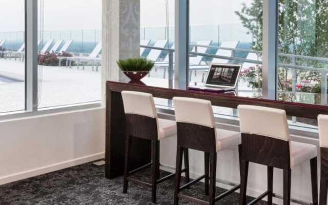 Global Luxury Suites at Spring Hill