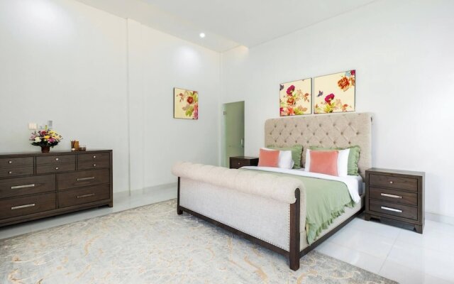 Luxurious Family 6 Br Villa in Seminyak Breakfast Include