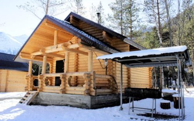 Cottage in the Mountains