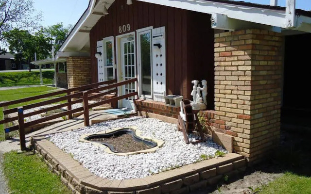 Spinning Wheel Motel