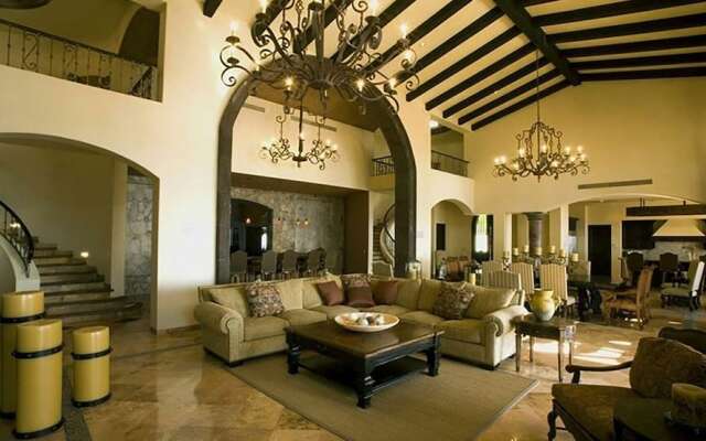 Mansion in Cabo San Lucas 1040