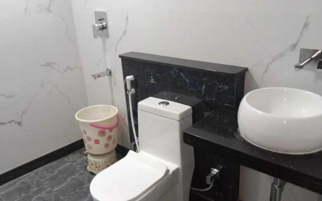Pop 90621 Hotel Vedant