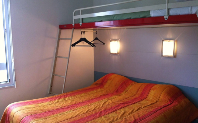 Brit Hotel Essentiel Poitiers – Gare du Futuroscope