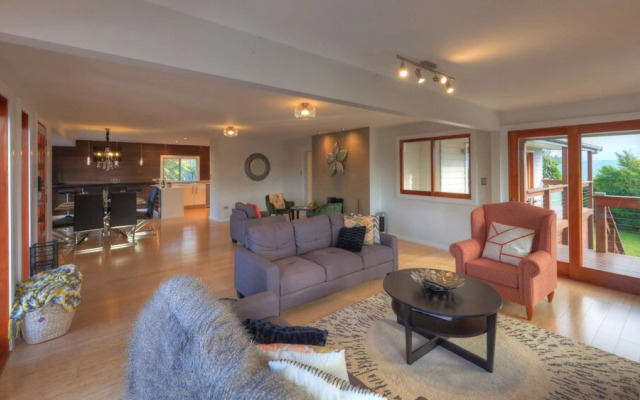 Whalers Watch Luxury Home