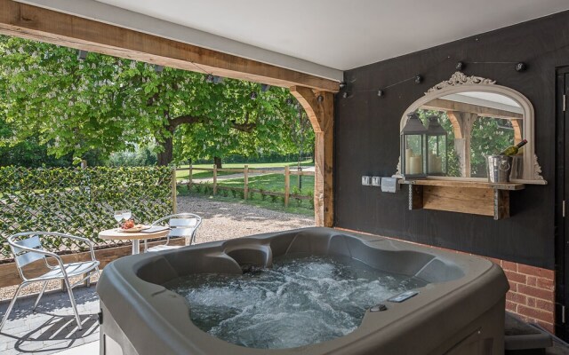 Geoff's Rest, Pond Hall Farm, Hadleigh