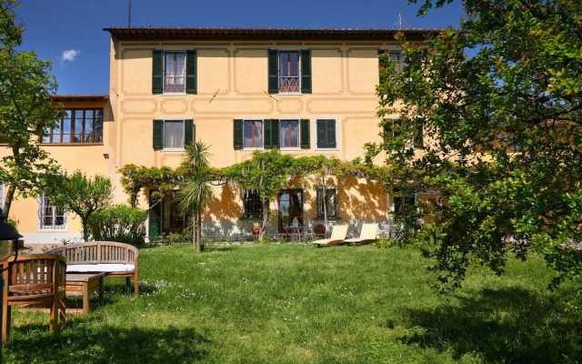 Ape Rosa Relais