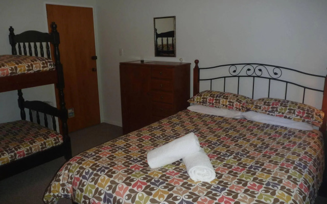 Redwood Lodge