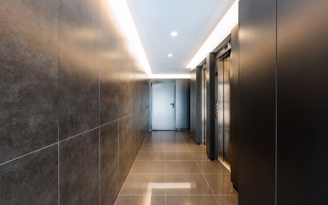 Camões Downtown with Parking