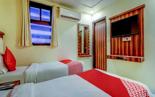 Oyo 18867 Hotel Vision Palace