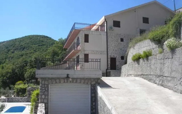 Villa Castel Lapčići