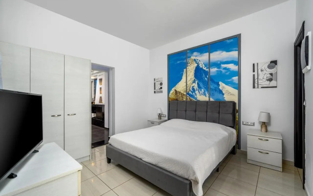 Pervolia-House