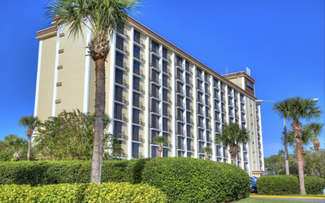 Rosen Inn, closest to Universal