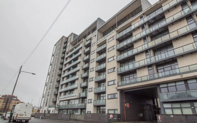 Stunning 3 BR Penthouse Apartment, River View