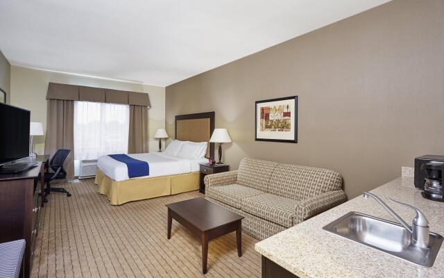 Holiday Inn Express Hotel & Suites Madison-Verona by IHG