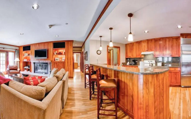 Village Ford Hall by East West Hospitality