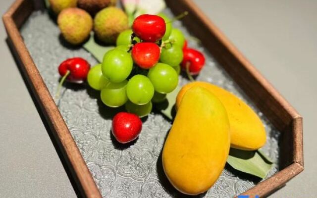 Jianguo Puyin Hotel (Qingdao Wusi Square Qingdao University Branch)