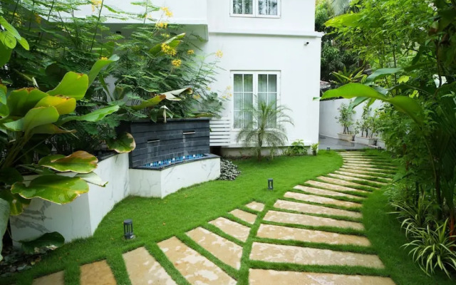 Villa Bauhinia - 5bhk With Pool 10 Mins to Beach