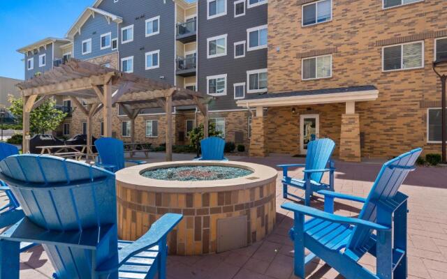 WaterWalk Extended Stay by Wyndham Kansas City - Overland Pk