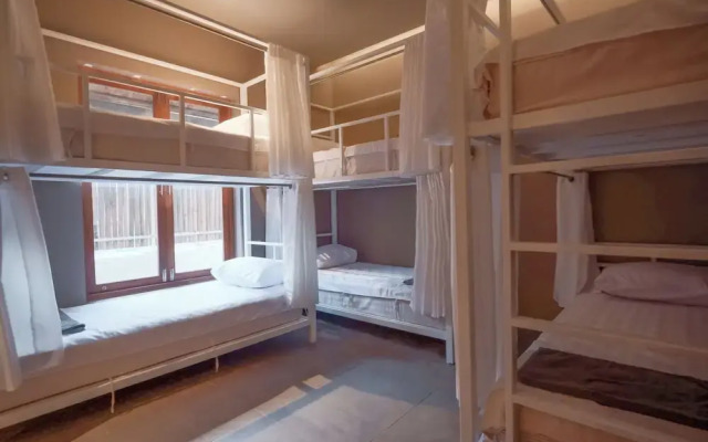 C Lanta Hostel - Adults Only