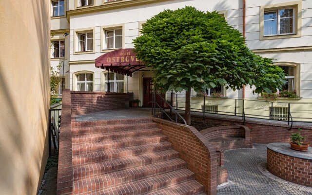 Hotel Ostruvek