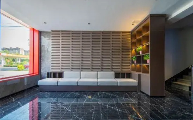 Gray Whale Smart Hotel (Xiong'an New District Anxin Baiyangdian Tourism Wharf Branch)