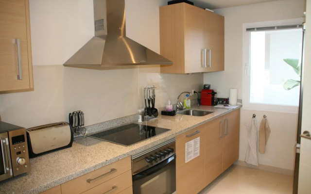 2152-Modern apt with private beach