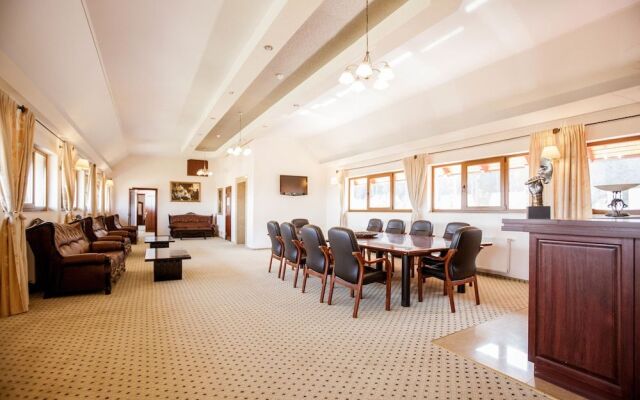 Q Resort and Spa Sacele	