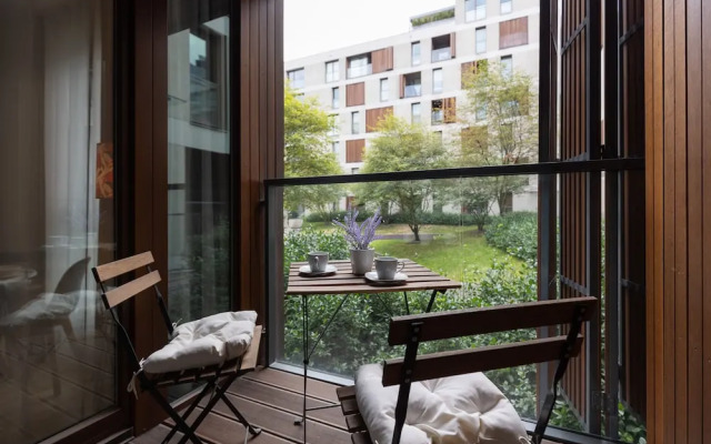 Apartment With Bathub by Renters