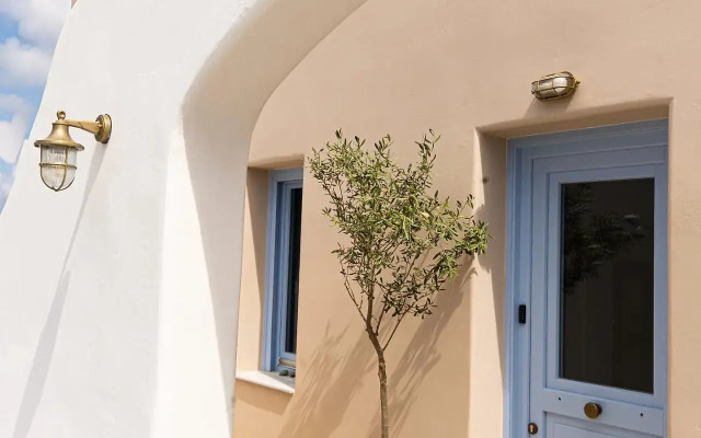 Pink Freud Villas Santorini