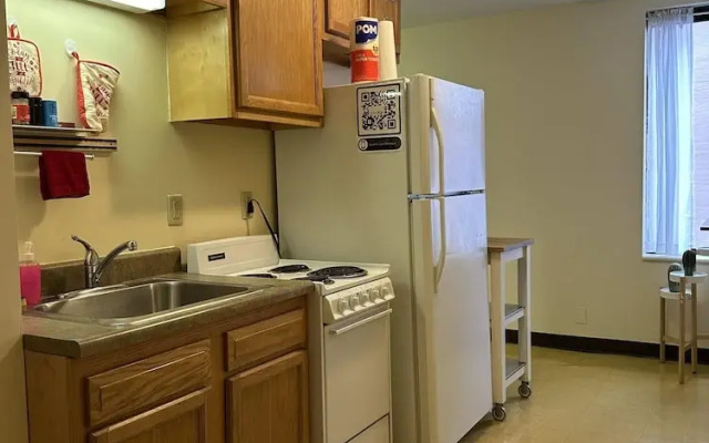 Downtown 1 Bedroom Apt Clean Safe Walkable