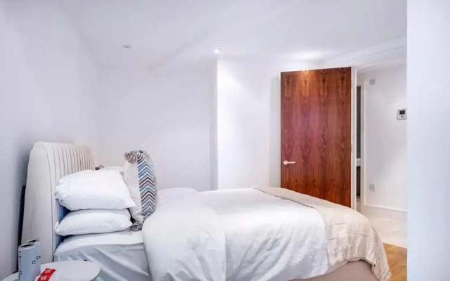 The Urban Minimalist- Notting Hill 2 Bed