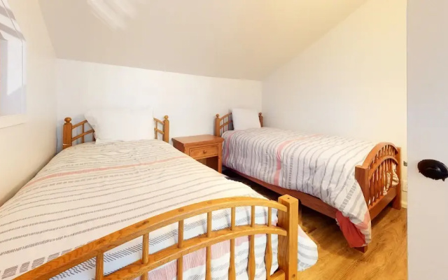 Crestview #2 - Close to The Village, Near Year-round Outdoor Activities