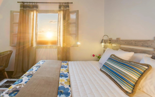 Caldera's Dolphin Suites