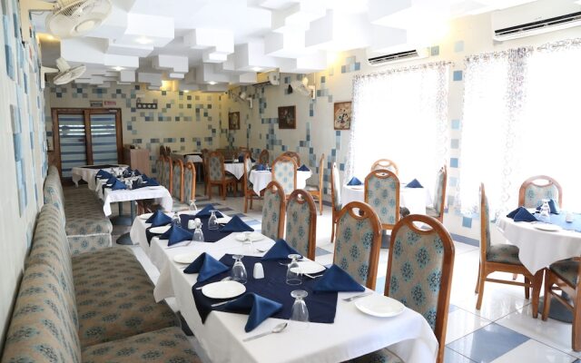 OYO 8997 Angeethi Hotel