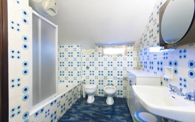 Flat Fiumelatte Terrace lake view