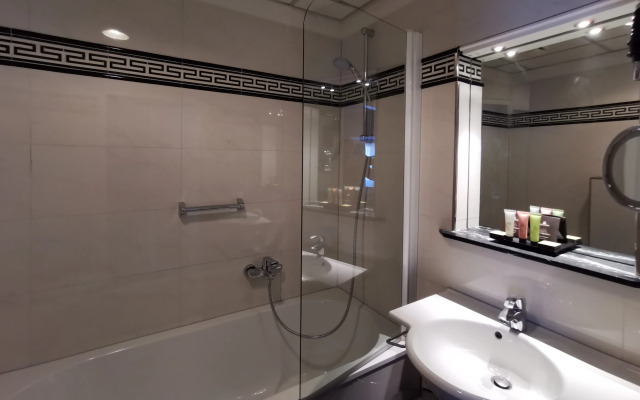 Apollofirst Boutique Hotel