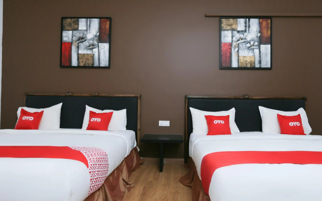 OYO 89915 East Mount Hotel – Guest Rooms – Pontian