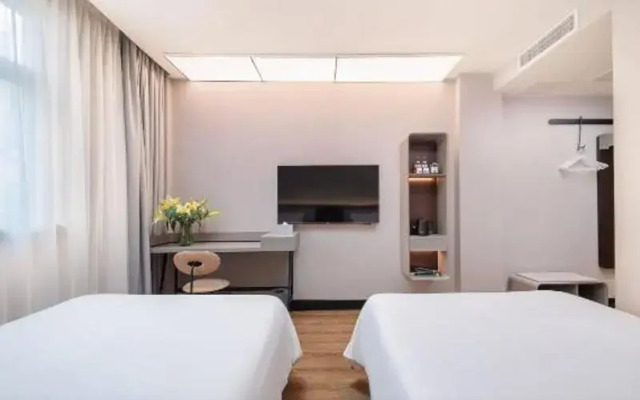 Hanting Hotel Shanghai Babaiban Pudian Road Metro Station