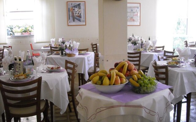 Hotel Lora
