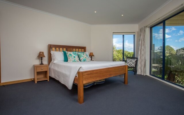 Kara Yaringa on Hill Street