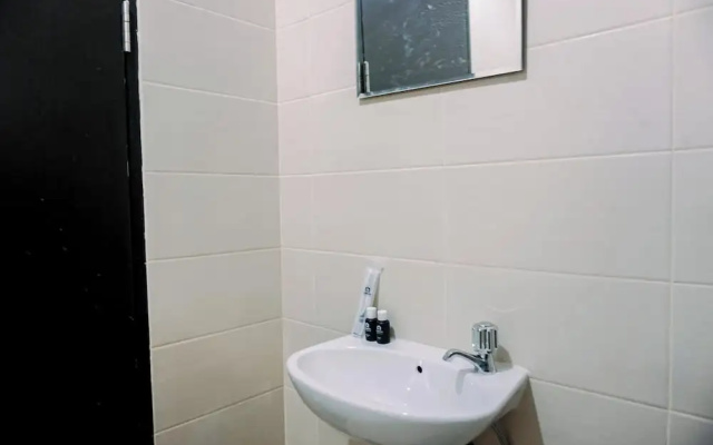 Comfort And Homey 2Br Belmont Residence Puri Apartment