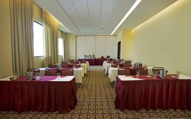 Courtyard by Marriott Panama Metromall