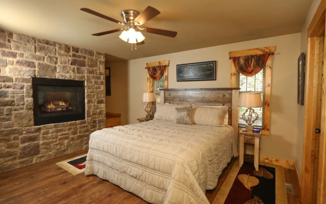 Misty Mountainside - Two Bedroom Chalet