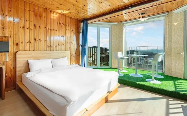 Ganghwa Marinwon Pulbilra Gajok Pension